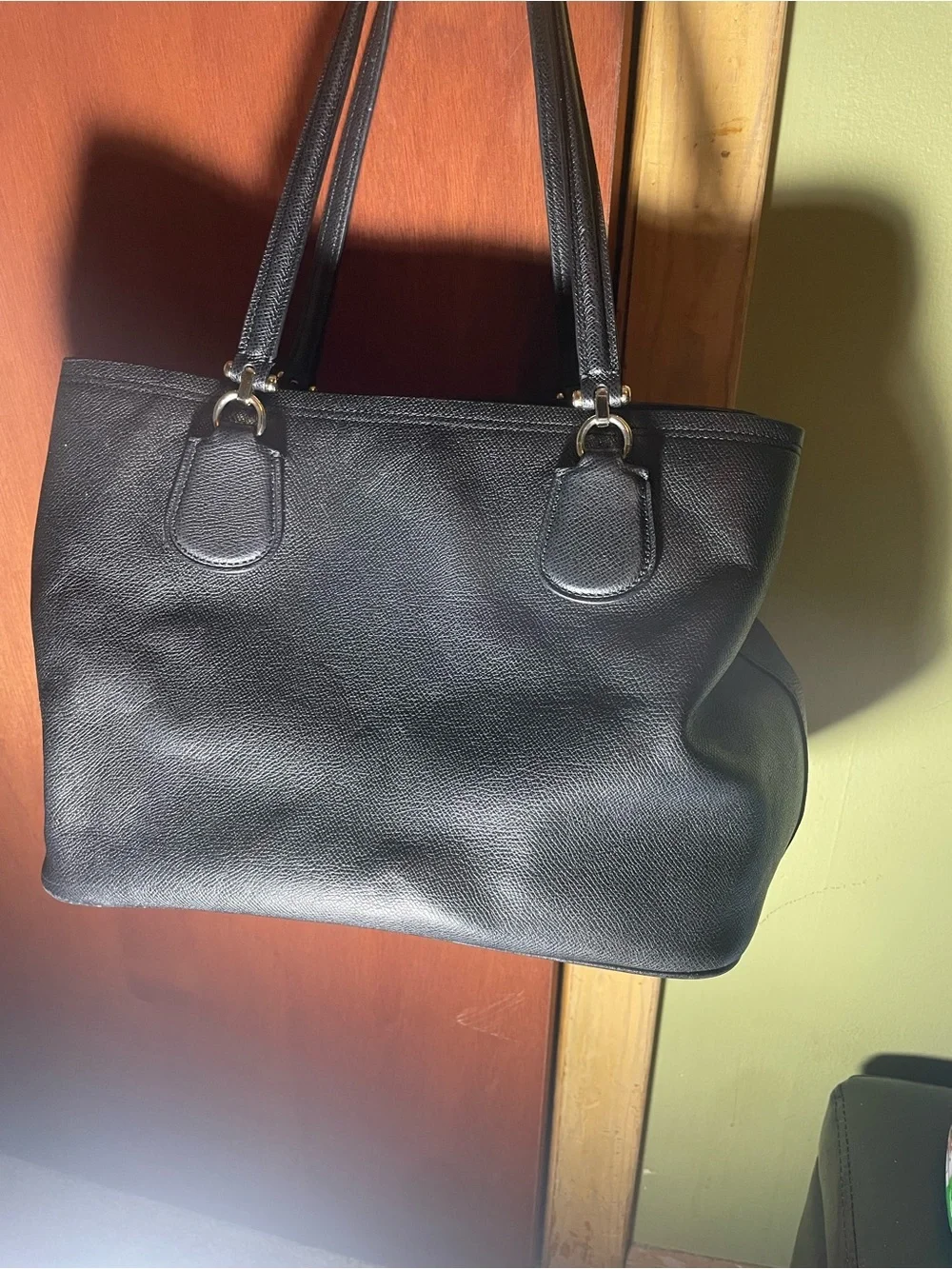 Wow!!! Coach Black Leather Tote Bag - like new. Lovely luxury purse.